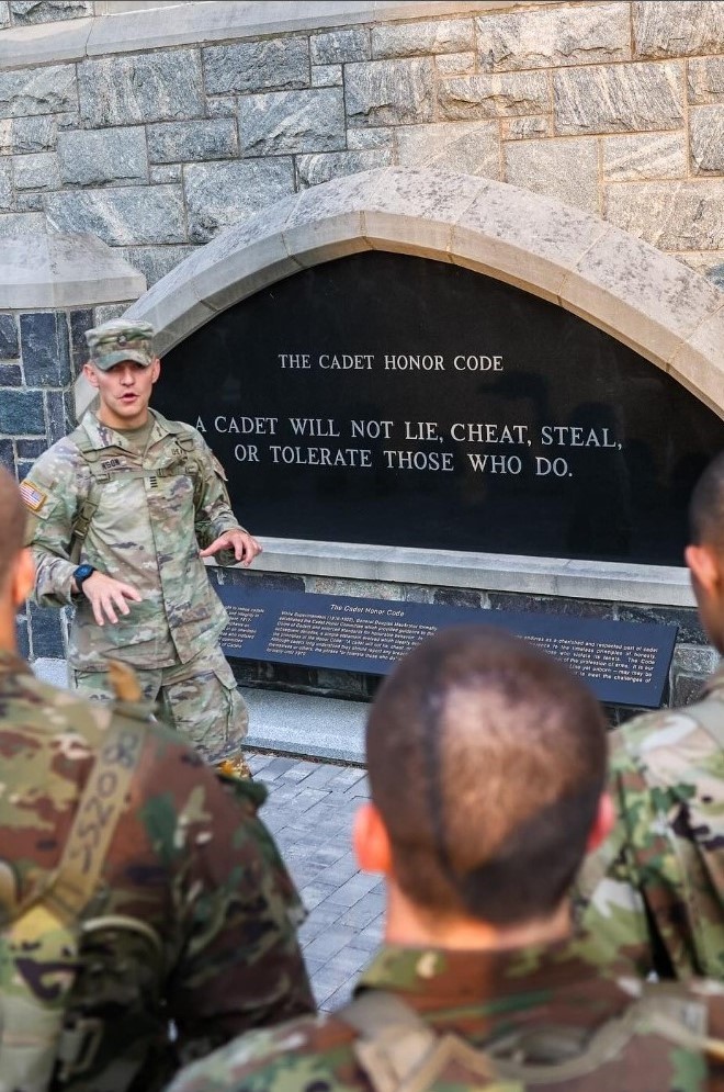 【L】WAREHOUSE Lot 484 ARMY WESTPOINT USMA Thomas Jefferson Hall, U.S. Military Academy Library and